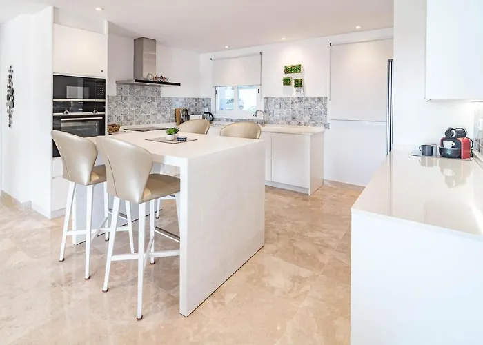 Amazing Penthouse Paraiso Pueblo And Hottub Rdr498 * Estepona